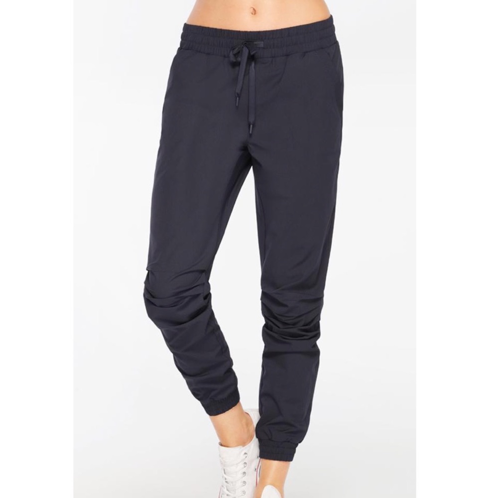 LORNA JANE👖Navy 3/4 Pants **NWT** - Picture 6 of 6